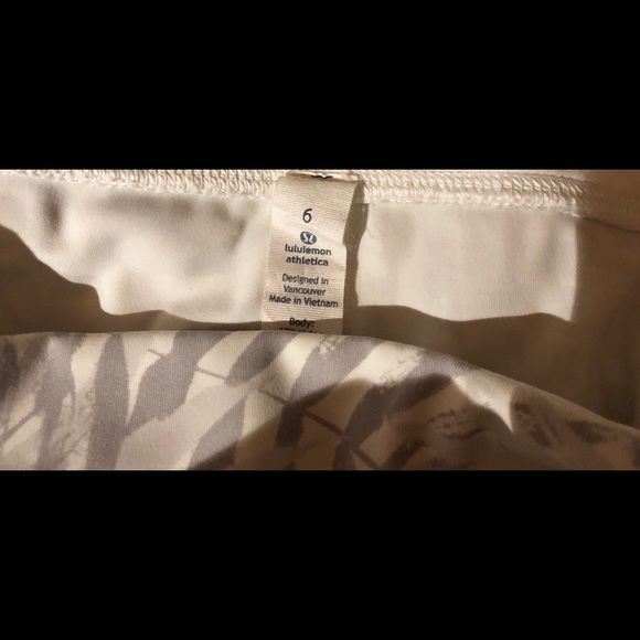 🛑(SOLD)🛑Lululemon WunderPalm Camo White Nimbus - Picture 4 of 5